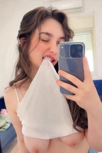 פרולה – בת 20 תיירת מברזיל -נתניה